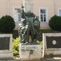 Emlékművek, síremlékek